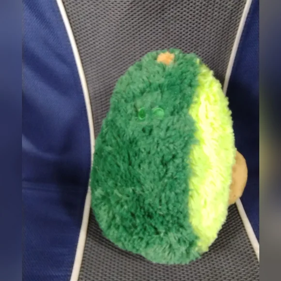 Squishable Comfort Food Fruit Avocado Green  Fuzzy Cuddly Soft Plushie Plush 9in - Picture 3 of 11